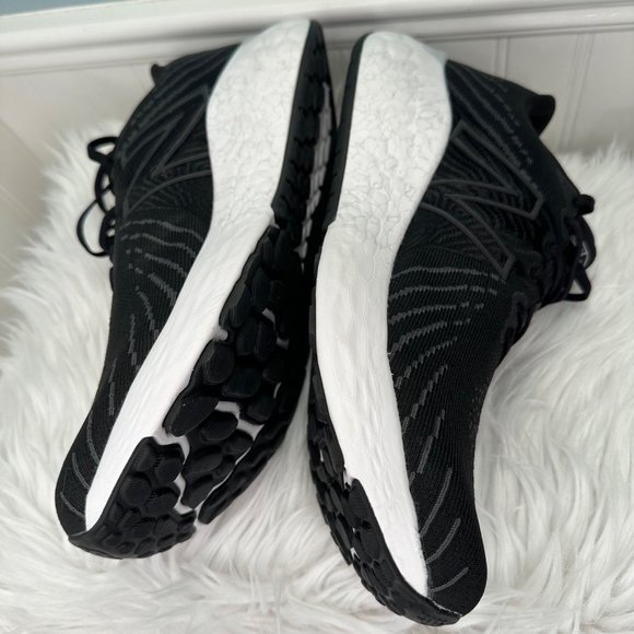 New Balance Men's 11 2E WIDE Fresh Foam X Vongo V5 Running Shoe Black - Picture 14 of 15